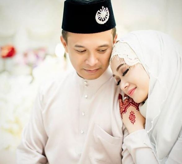 Faye, Azmi berkahwin pada 9 April 2017.